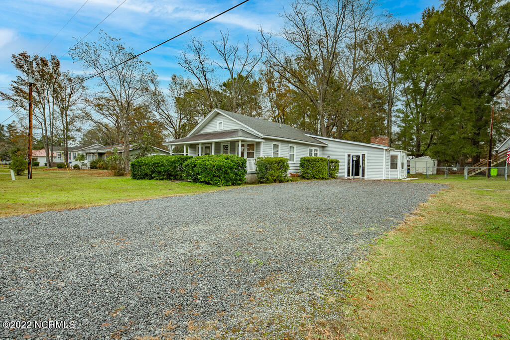 413 Church Road New Bern, NC 28560 - Photo 3 of 21 IMG_3407-HDR-Edit