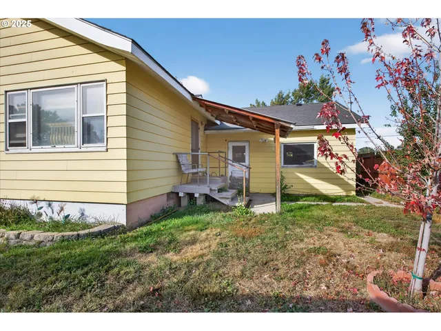 $275,000 | 2860 College Street, Baker City, OR 97814