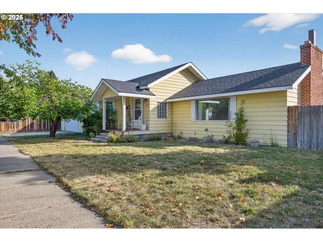 $275,000 | 2860 College Street, Baker City, OR 97814