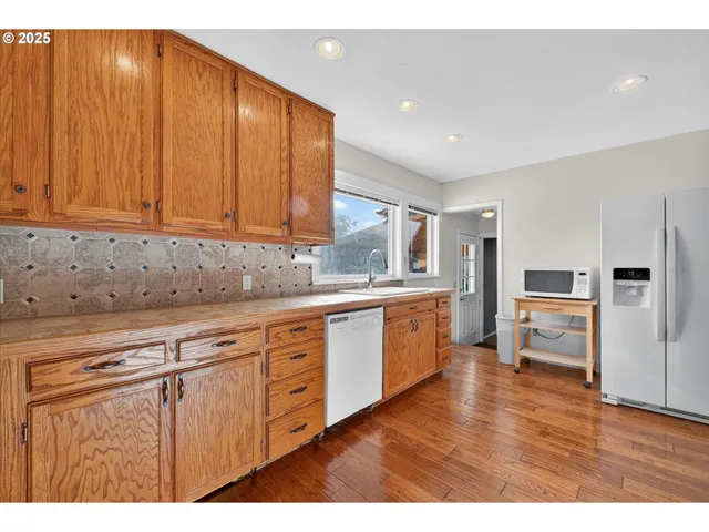 $275,000 | 2860 College Street, Baker City, OR 97814