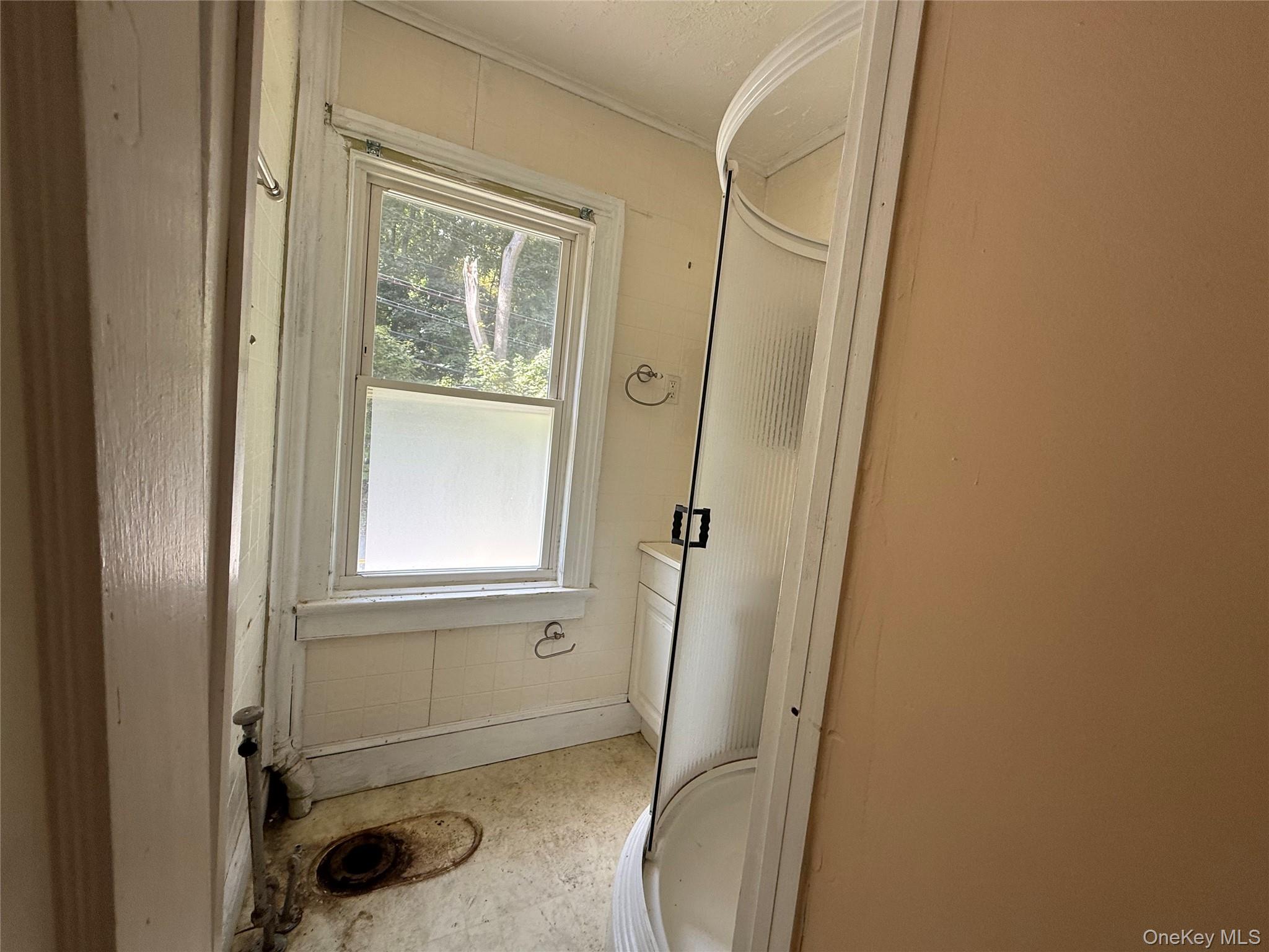 3968 Old Crompond Road Cortlandt Manor, NY 10567 - Photo 13 of 17 Full bath with a shower and vanity