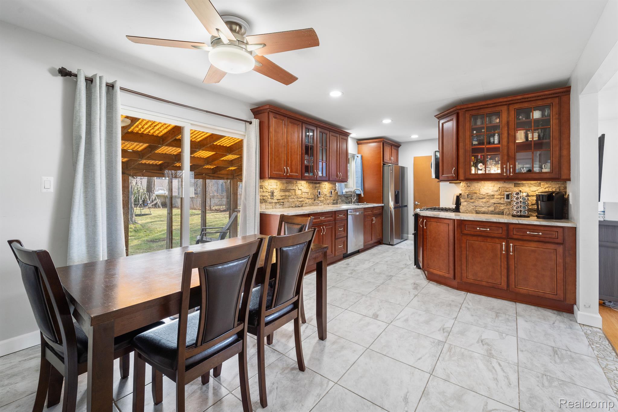 27268 Bunert Road Warren, MI 48088 - Photo 9 of 24 Gallery Image 9