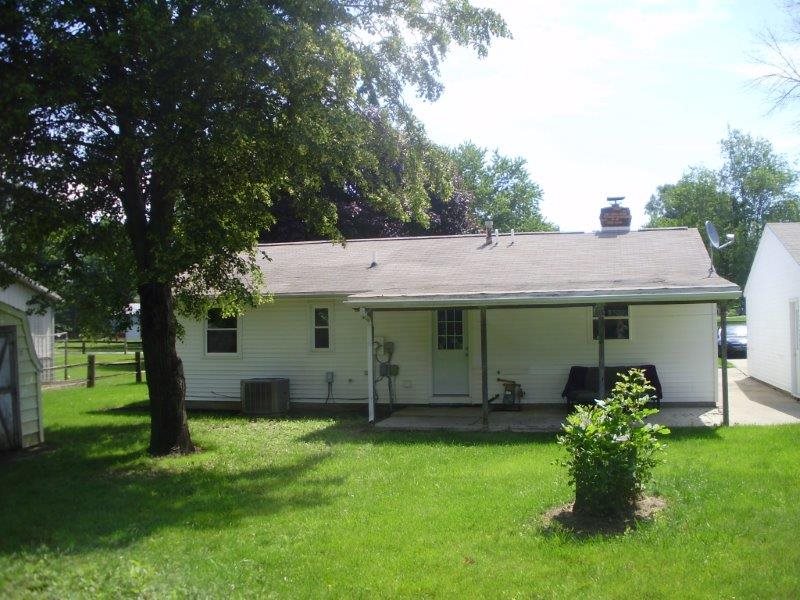 1862 North Stuart Road Monticello, IN 47960 - Photo 4 of 20 Gallery Image 4