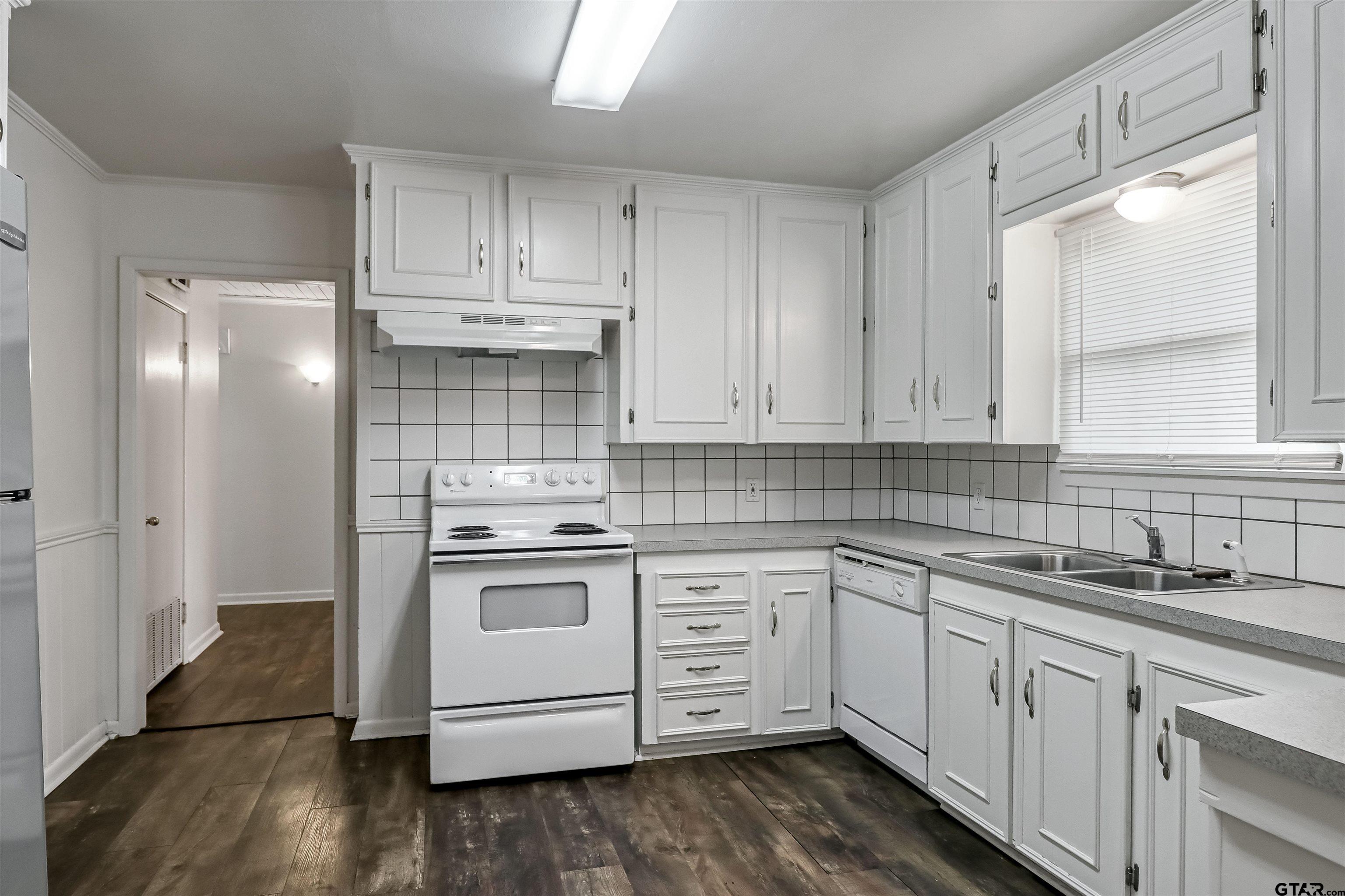 1209 East 8th Street Tyler, TX 75701 - Photo 4 of 24
