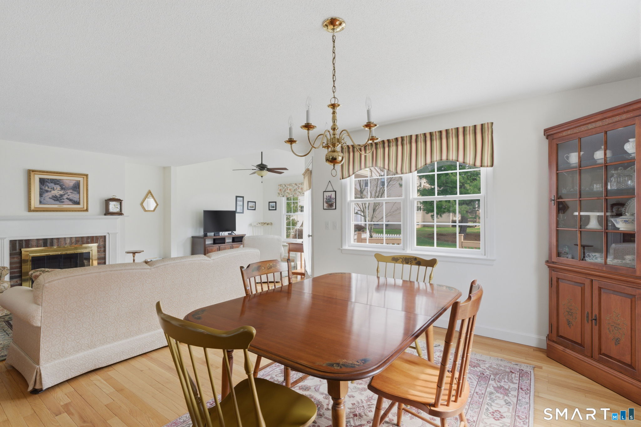 42 Dunham Street, Unit 42 Wethersfield, CT 06109 - Photo 25 of 40 a view of a dining room with furniture