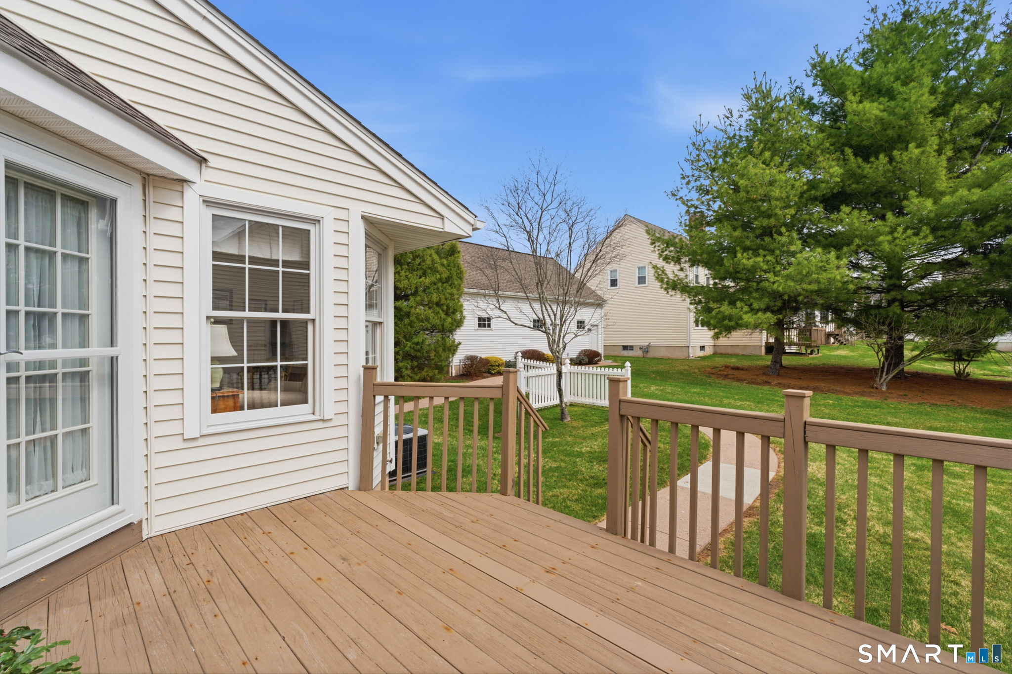 42 Dunham Street, Unit 42 Wethersfield, CT 06109 - Photo 4 of 40 a house view with a garden space