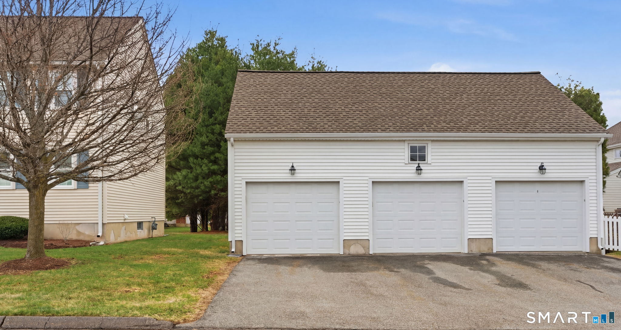 42 Dunham Street, Unit 42 Wethersfield, CT 06109 - Photo 7 of 40 front view of house