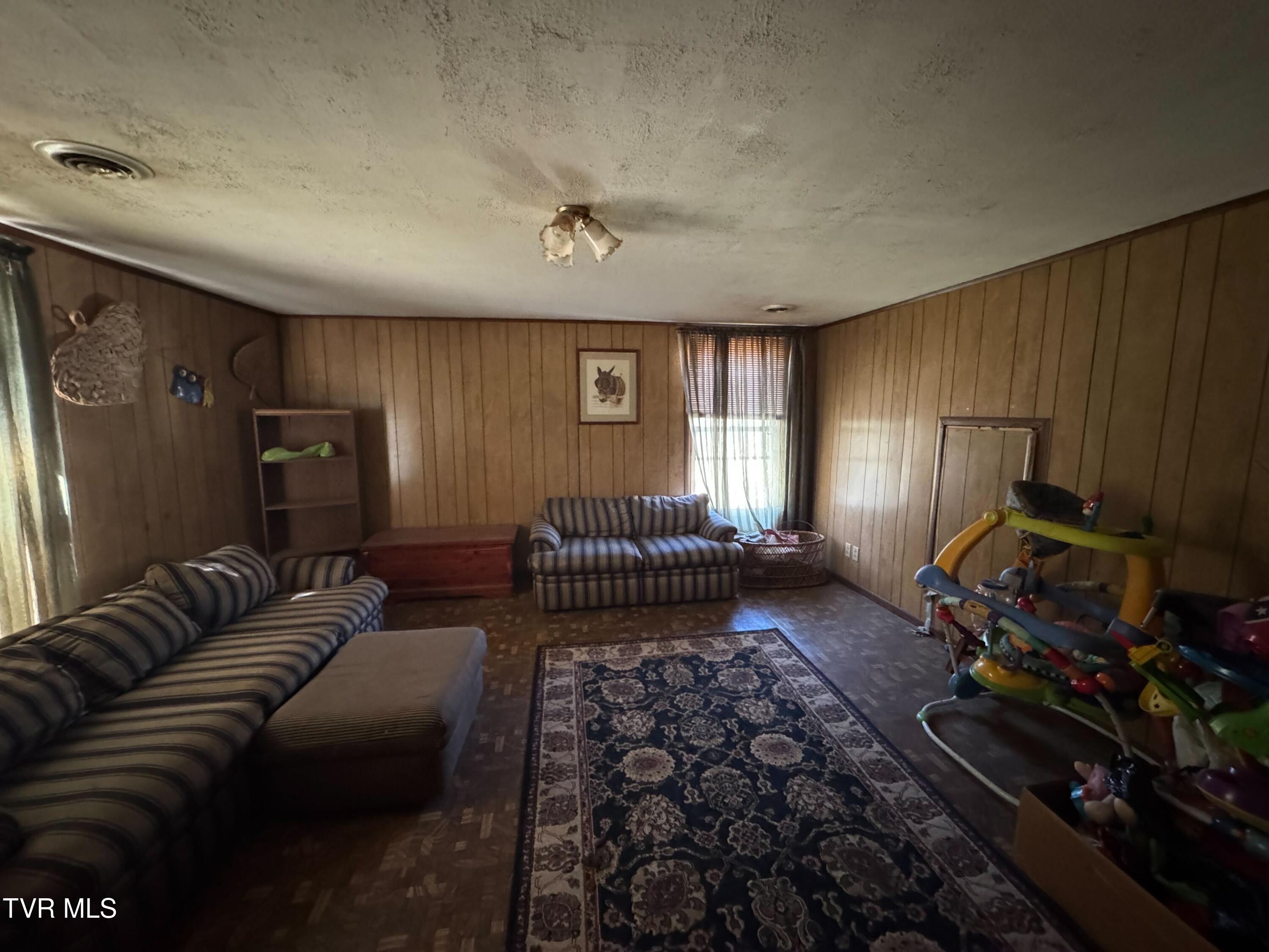 25163 Rich Valley Road Abingdon, VA 24210 - Photo 2 of 10 2