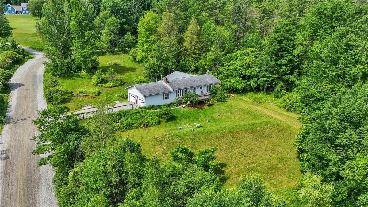 204 Lawrence Road Richmond, VT 05477 - Photo 4 of 60