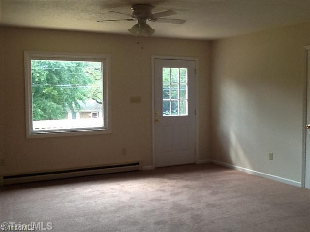 5246 Rosedale Street Trinity, NC 27370 - Photo 3 of 11 Living Room.