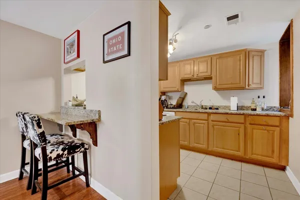 $225,000 | 550 West Surf Street, Unit 2, Chicago, IL 60657