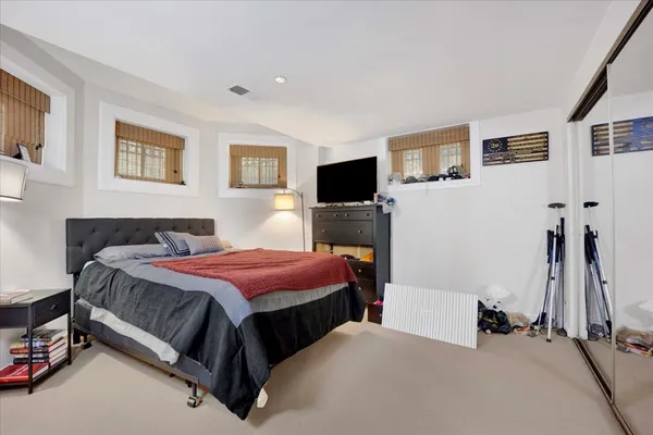 $225,000 | 550 West Surf Street, Unit 2, Chicago, IL 60657
