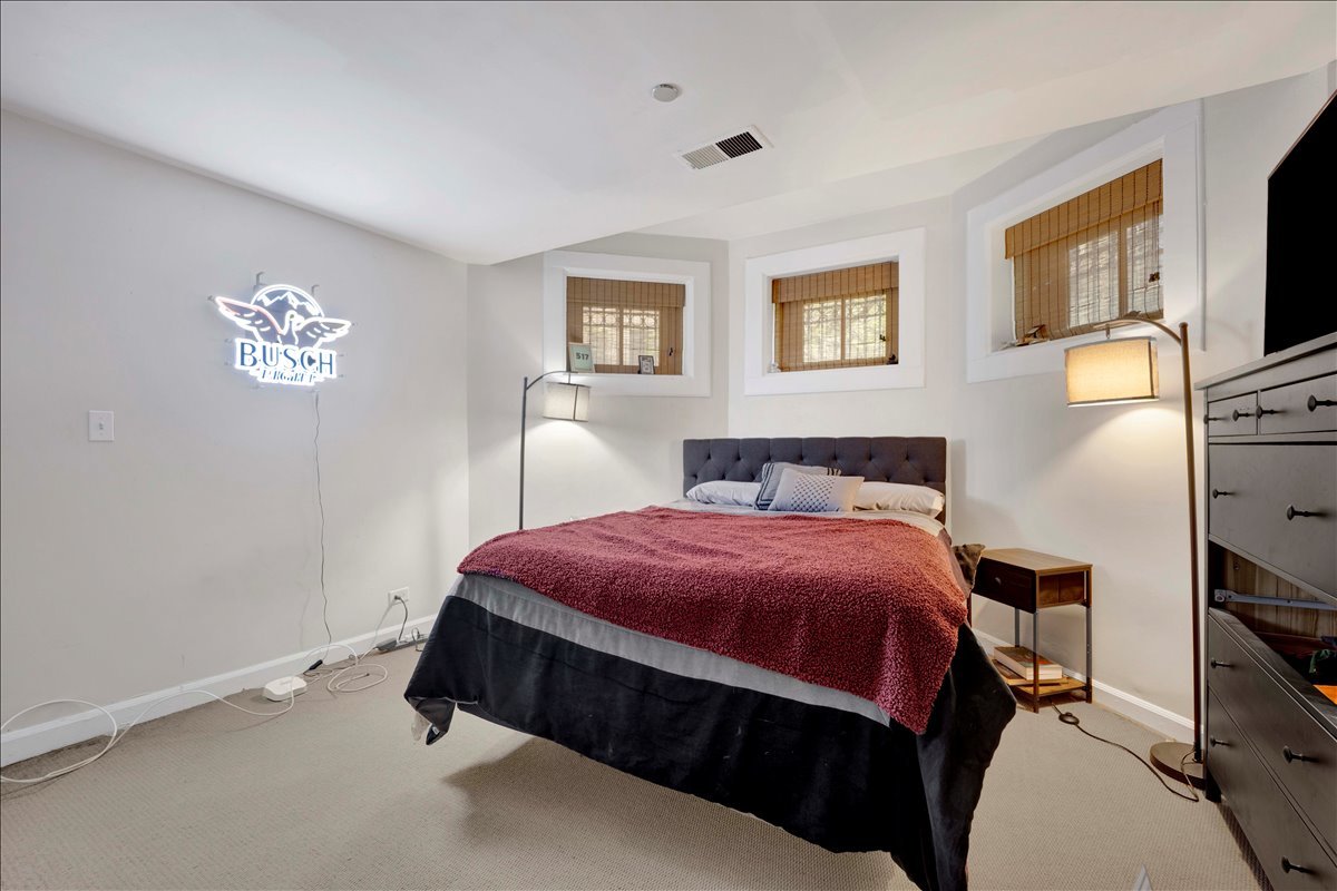 550 West Surf Street, Unit 2 Chicago, IL 60657 - Photo 9 of 13