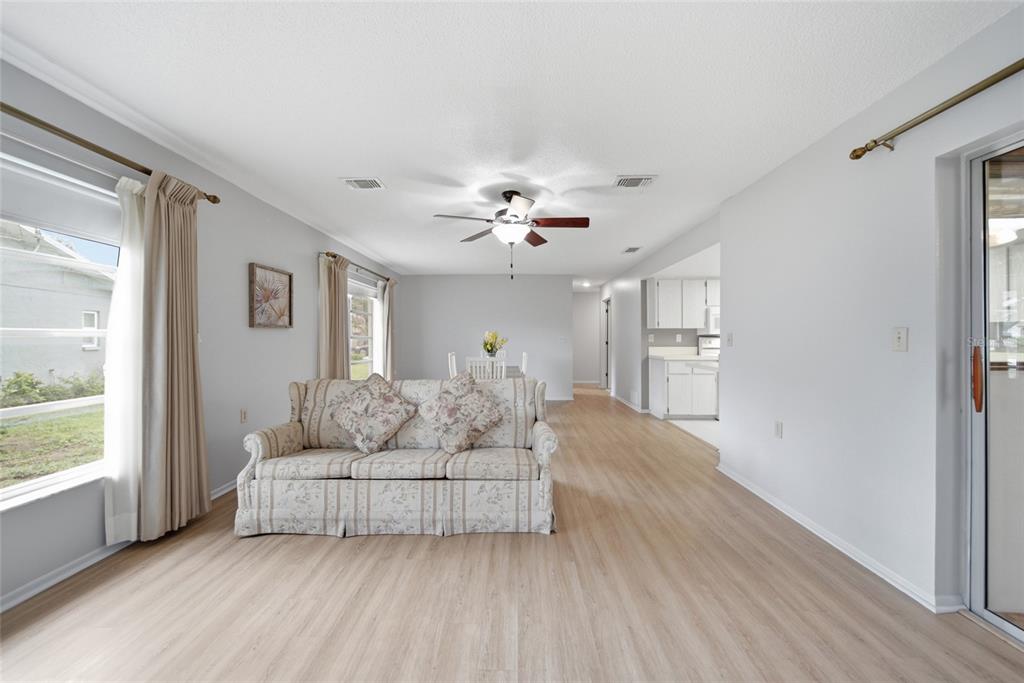8405 Divot Way Port Richey, FL 34668 - Photo 13 of 39 Gallery Image 13