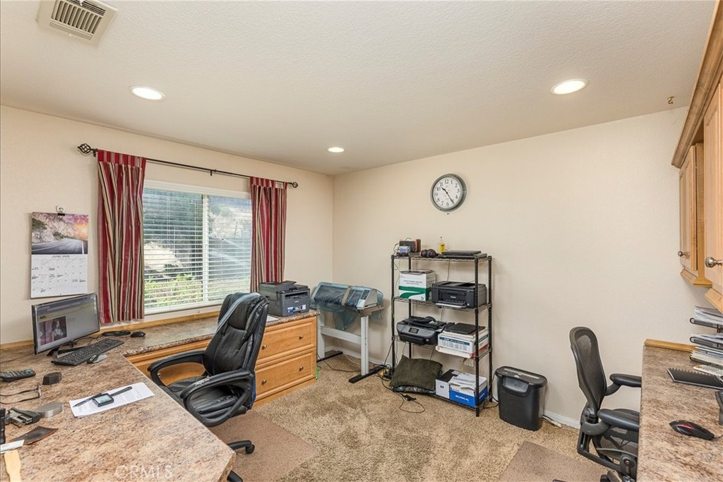 28984 Escalante Road Menifee, CA 92587 - Photo 12 of 40 Office with two built-in desks