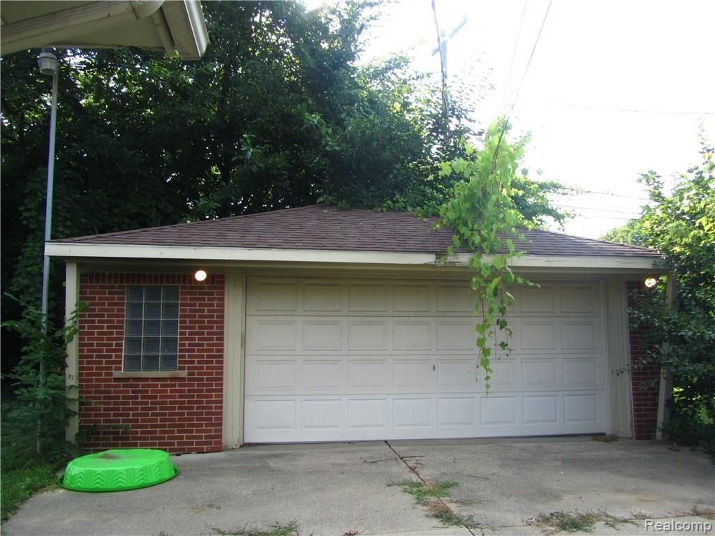 14211 Inkster Road Livonia, MI 48154 - Photo 4 of 24