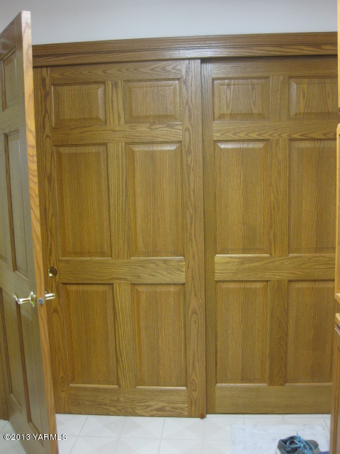 9530 Mieras Road Yakima, WA 98901 - Photo 15 of 55 Pantry 2