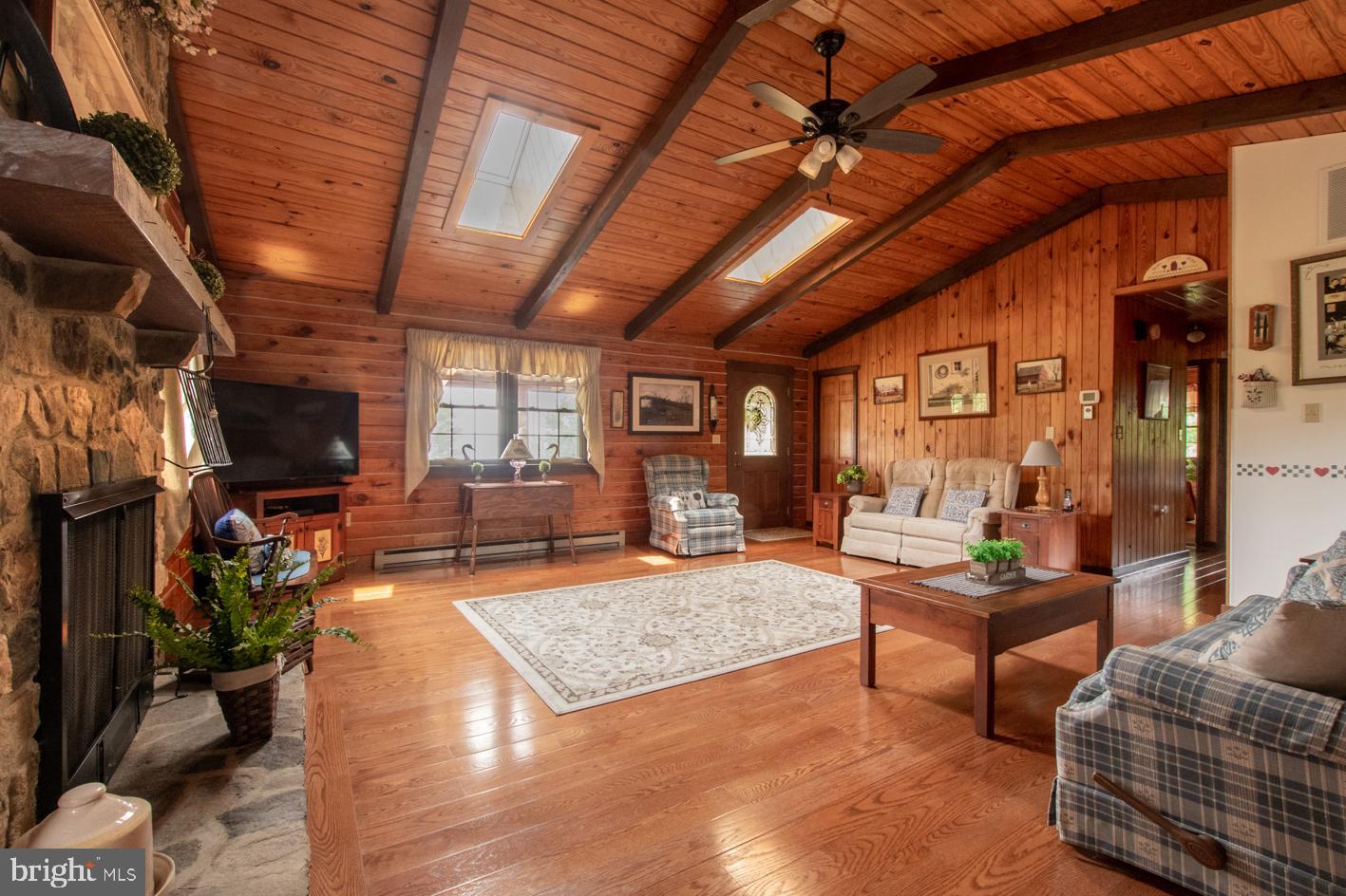 801 North Reeds Road Downingtown, PA 19335 - Photo 17 of 40 Great room