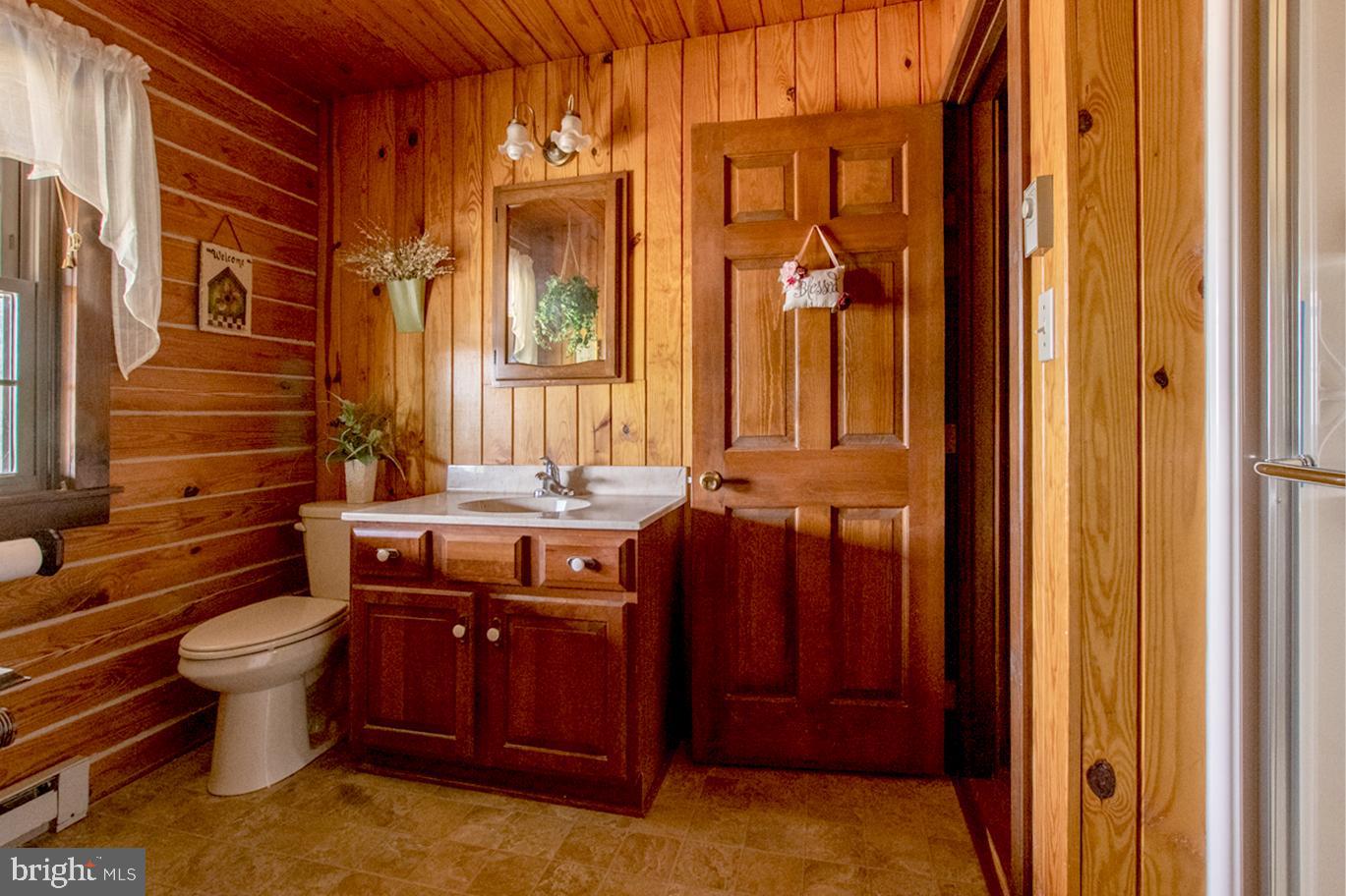 801 North Reeds Road Downingtown, PA 19335 - Photo 21 of 40 Bathroom