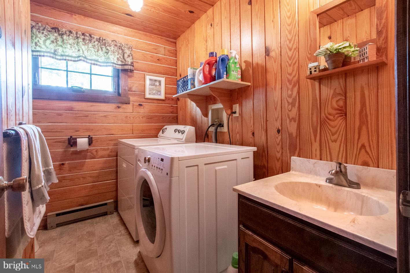 801 North Reeds Road Downingtown, PA 19335 - Photo 23 of 40 Powder room/laundry room combo