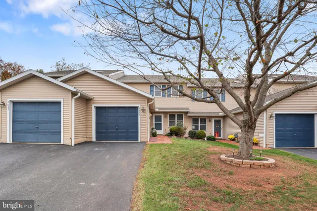 $273,900 | 2633 Grandview Park Drive, Unit 39, York, PA 17408