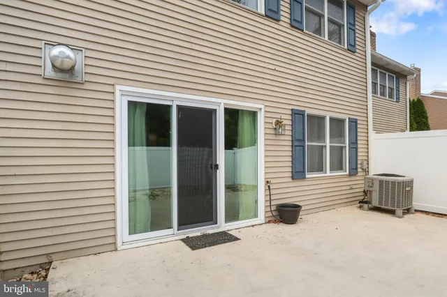 $273,900 | 2633 Grandview Park Drive, Unit 39, York, PA 17408