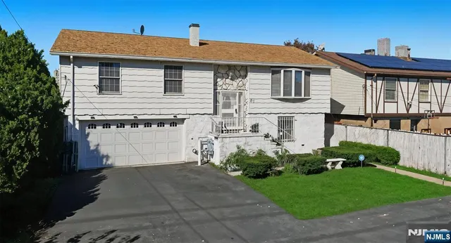 $1,900 | 87 Merseles Street, Unit 1, Jersey City, NJ 07302