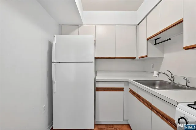 $1,900 | 87 Merseles Street, Unit 1, Jersey City, NJ 07302
