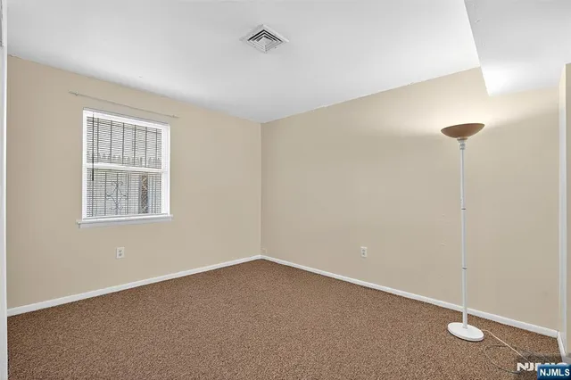 $1,900 | 87 Merseles Street, Unit 1, Jersey City, NJ 07302