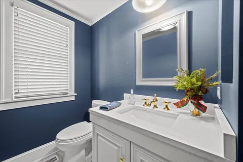 $1,295,000 | 177 Washington Road, Lake Forest, IL 60045