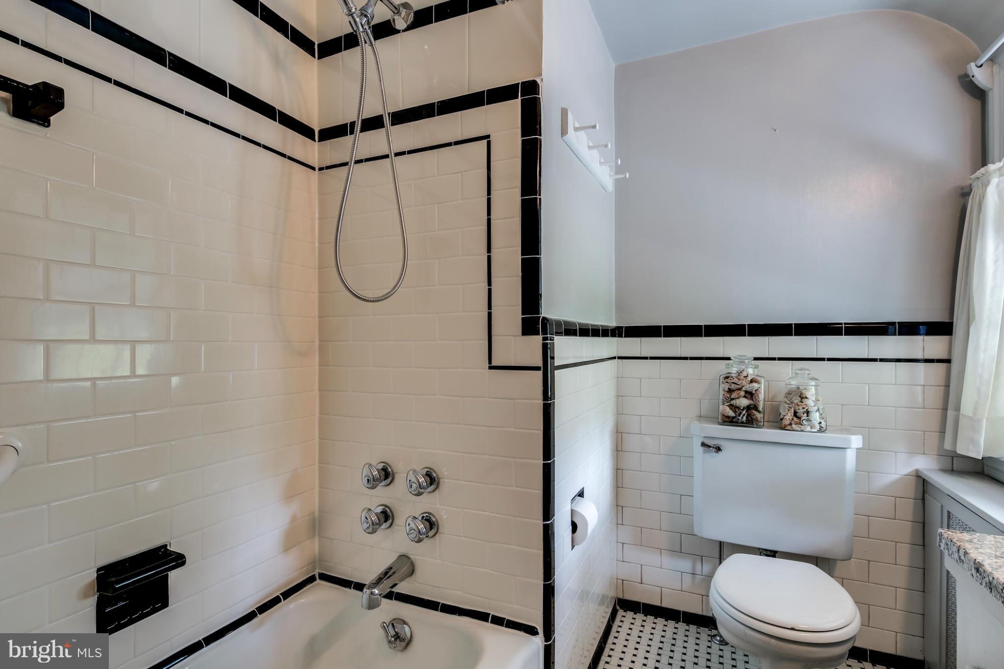 706 Dorchester Road Baltimore, MD 21229 - Photo 11 of 25 Bath
