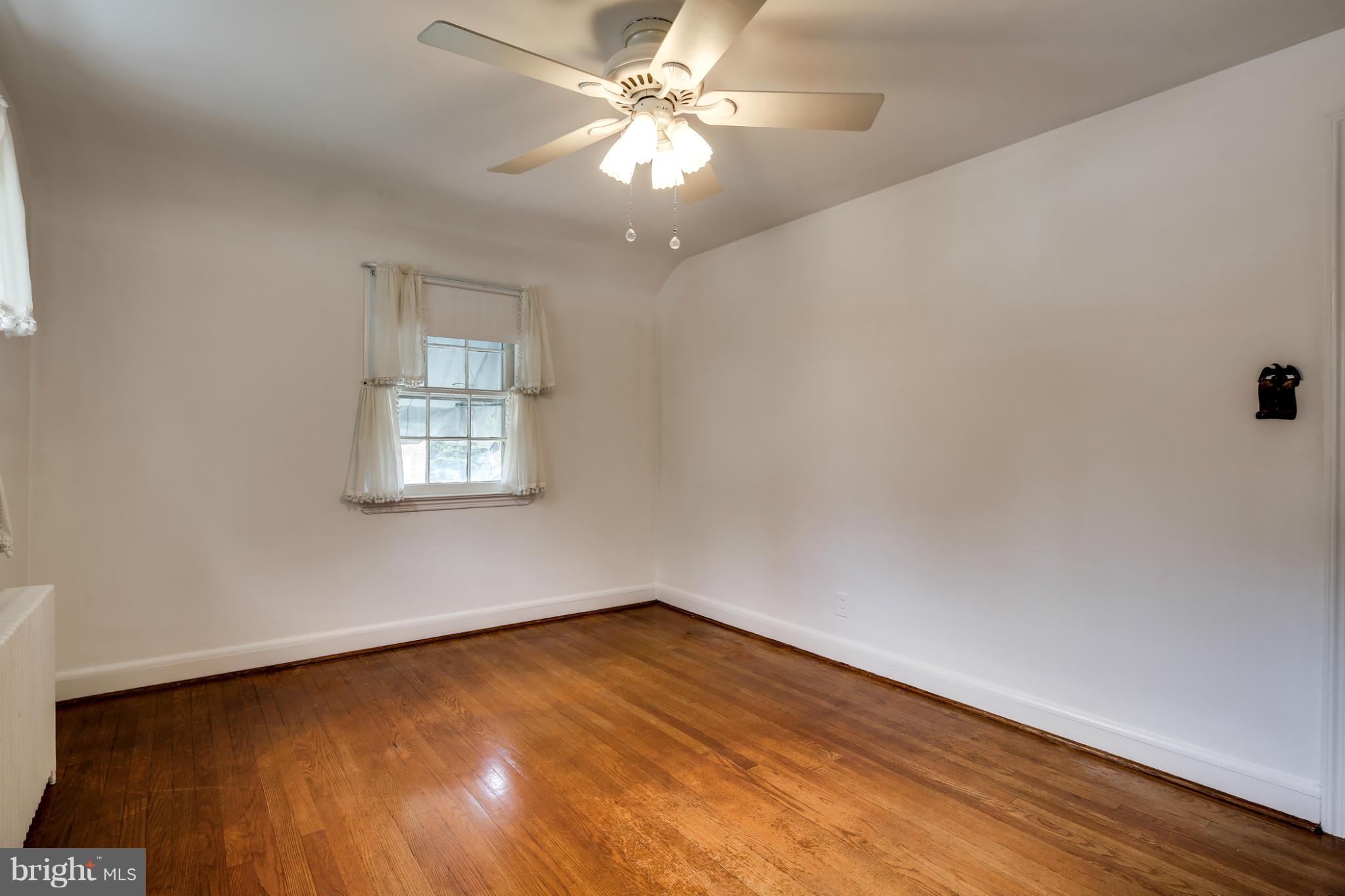 706 Dorchester Road Baltimore, MD 21229 - Photo 13 of 25 Bedroom