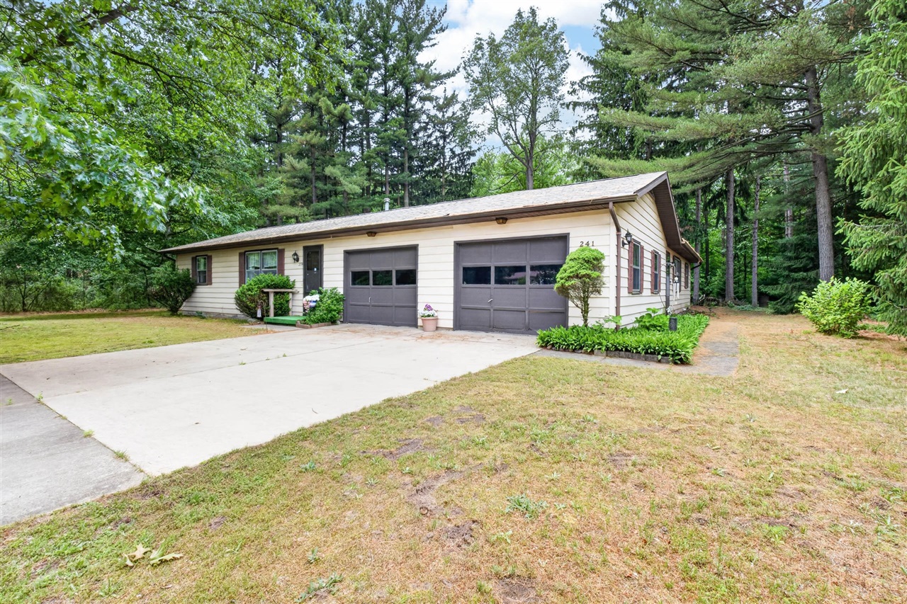 239 Pine Ridge Road Battle Creek, MI 49017 - Photo 9 of 45