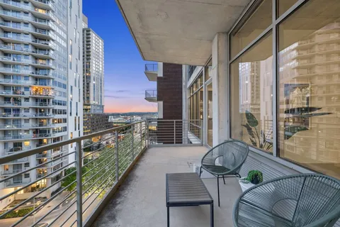 $825,000 | 800 West 5th Street, Unit 703, Austin, TX 78703