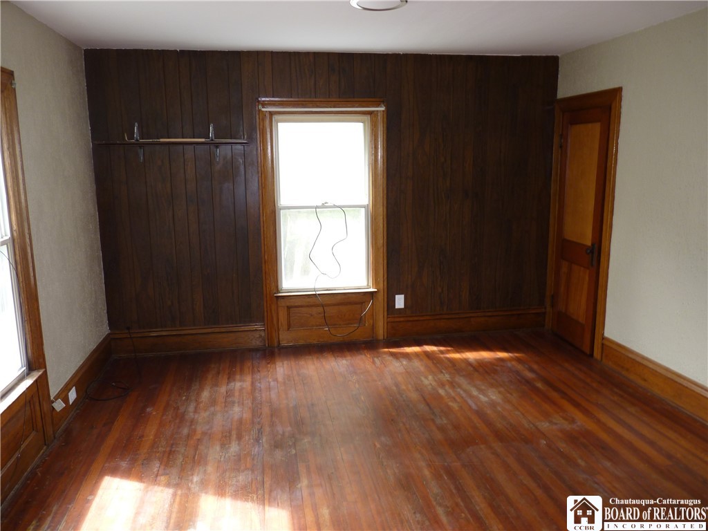 70 Pershing Avenue Jamestown, NY 14701 - Photo 18 of 34 Second floor bedroom