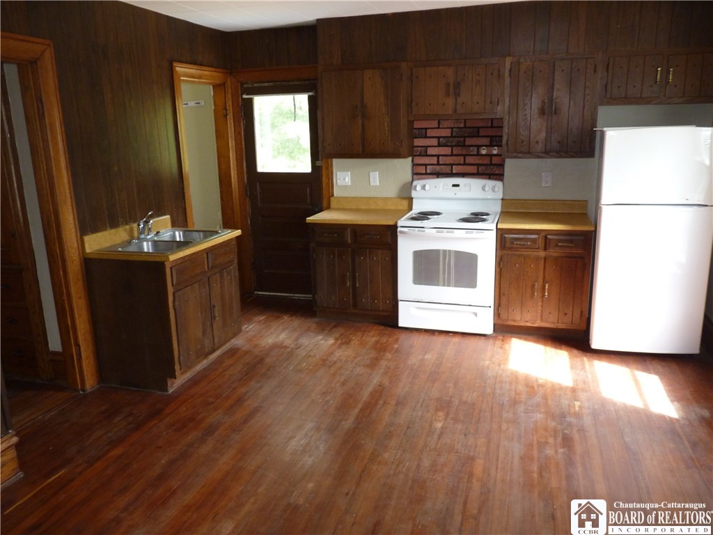70 Pershing Avenue Jamestown, NY 14701 - Photo 19 of 34 Second floor kitchen