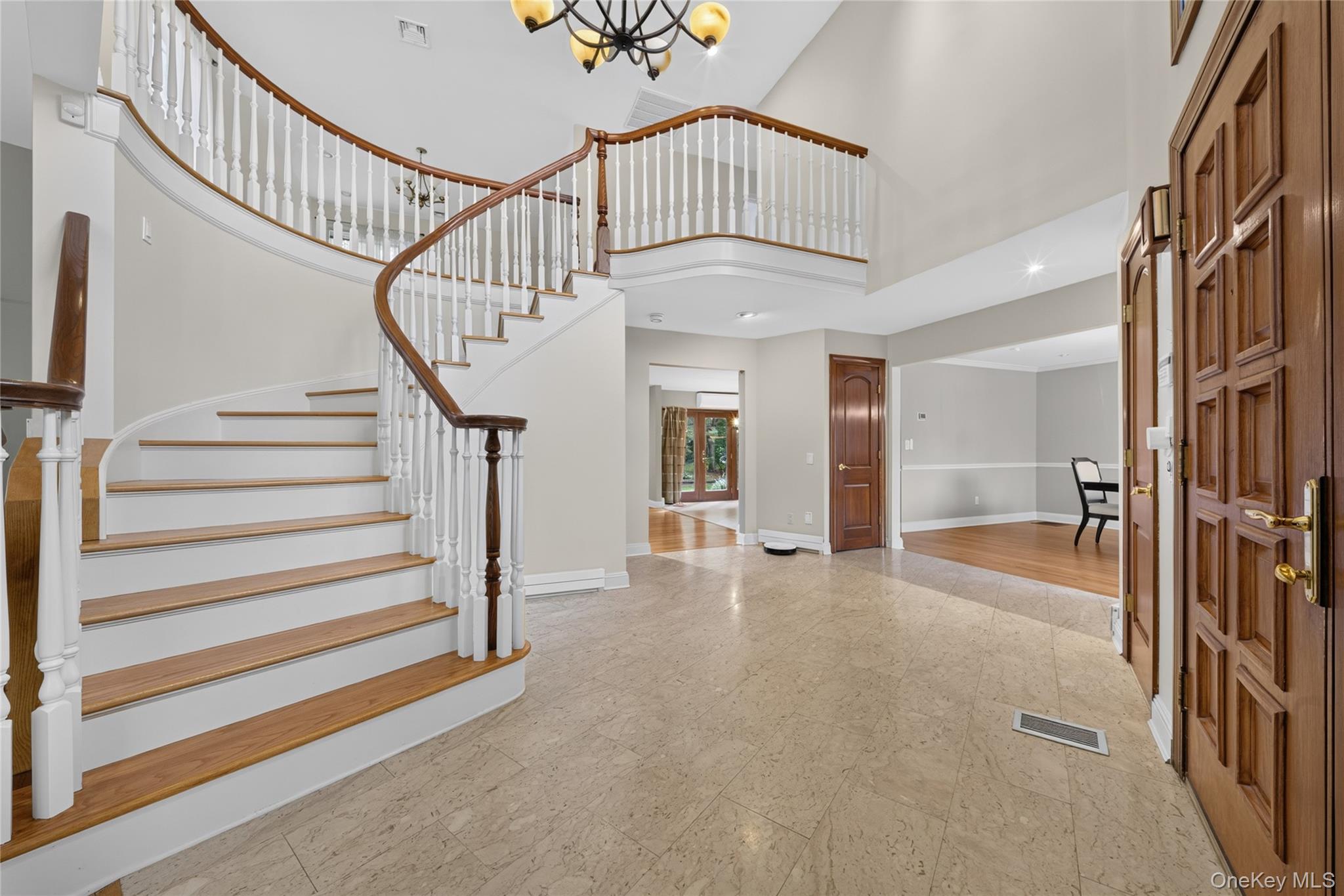 3 Pond Ridge Road Woodbury, NY 11797 - Photo 3 of 25 Gallery Image 3