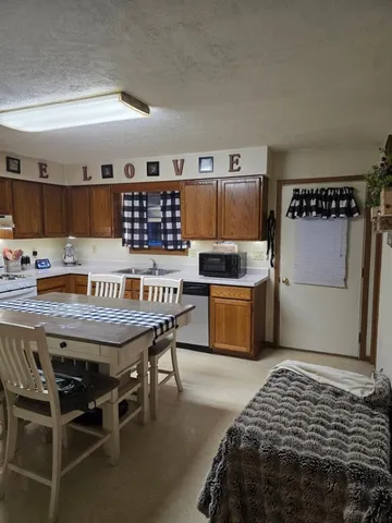 $189,000 | 142 East Lincoln Highway, Unit C, Waterman, IL 60556