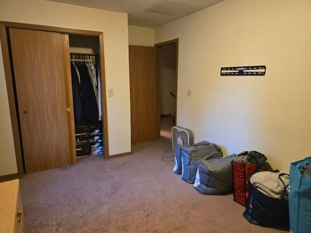 a view of a livingroom with furniture
