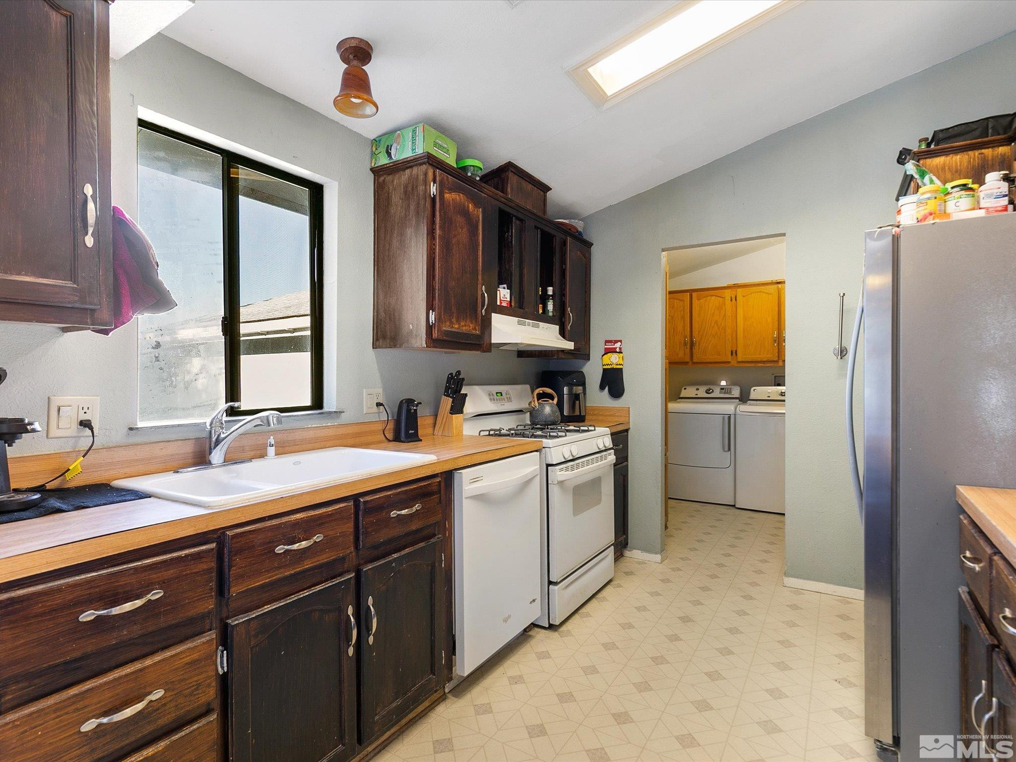 383 Rue De La Rouge Sparks, NV 89434 - Photo 11 of 32 Photo 11
