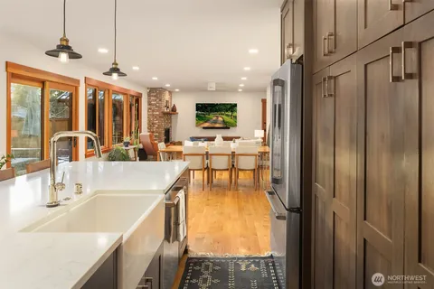 $1,500,800 | 14625 Southeast 14th Street, Bellevue, WA 98007
