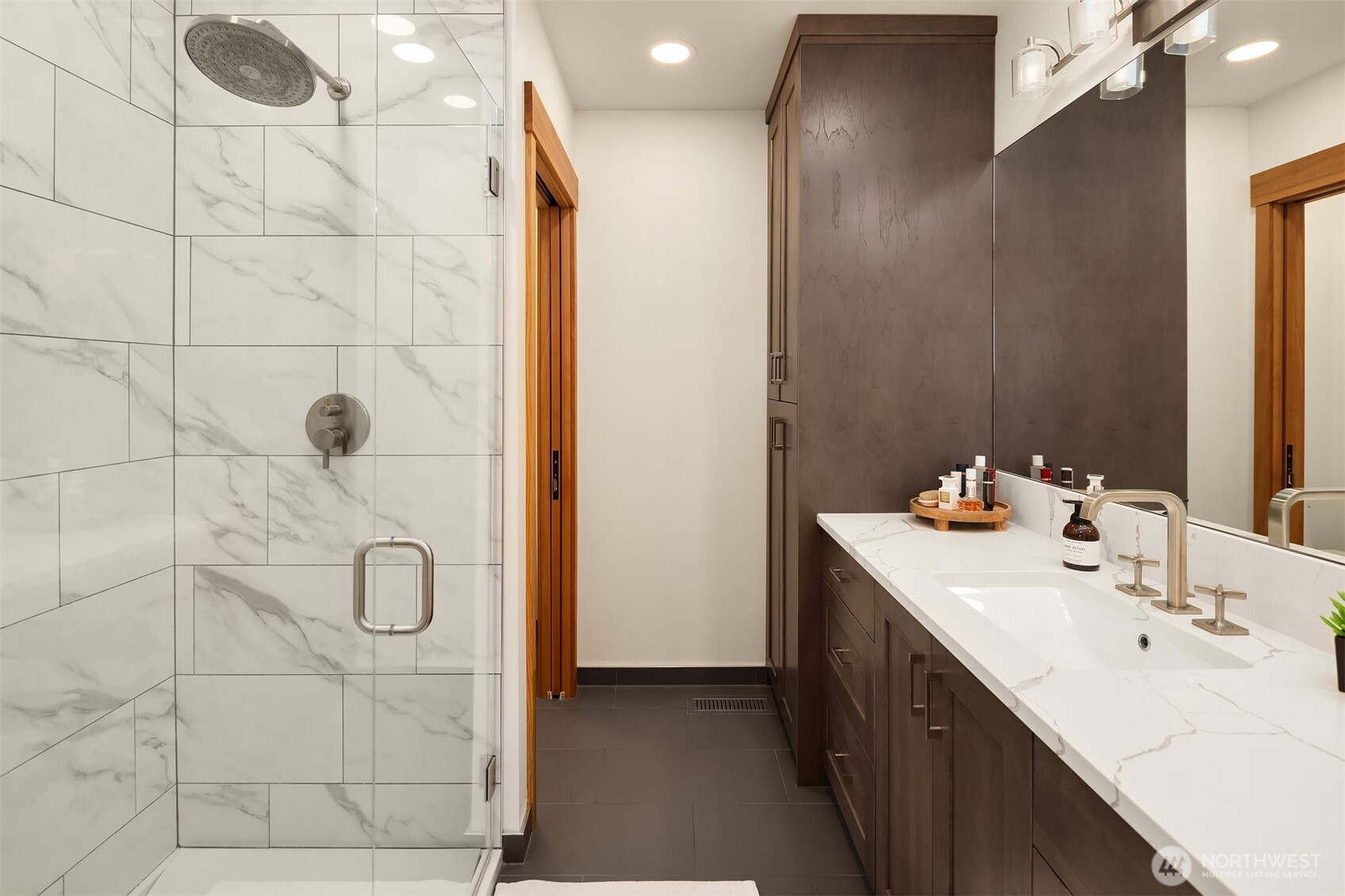 14625 Southeast 14th Street Bellevue, WA 98007 - Photo 20 of 33