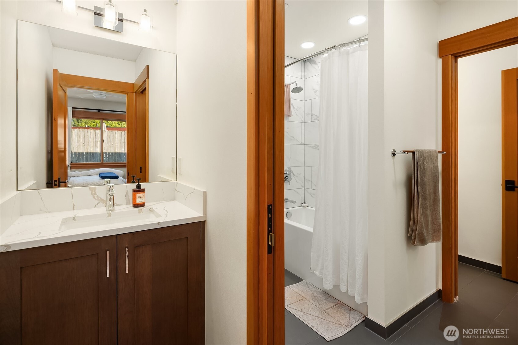 14625 Southeast 14th Street Bellevue, WA 98007 - Photo 23 of 33
