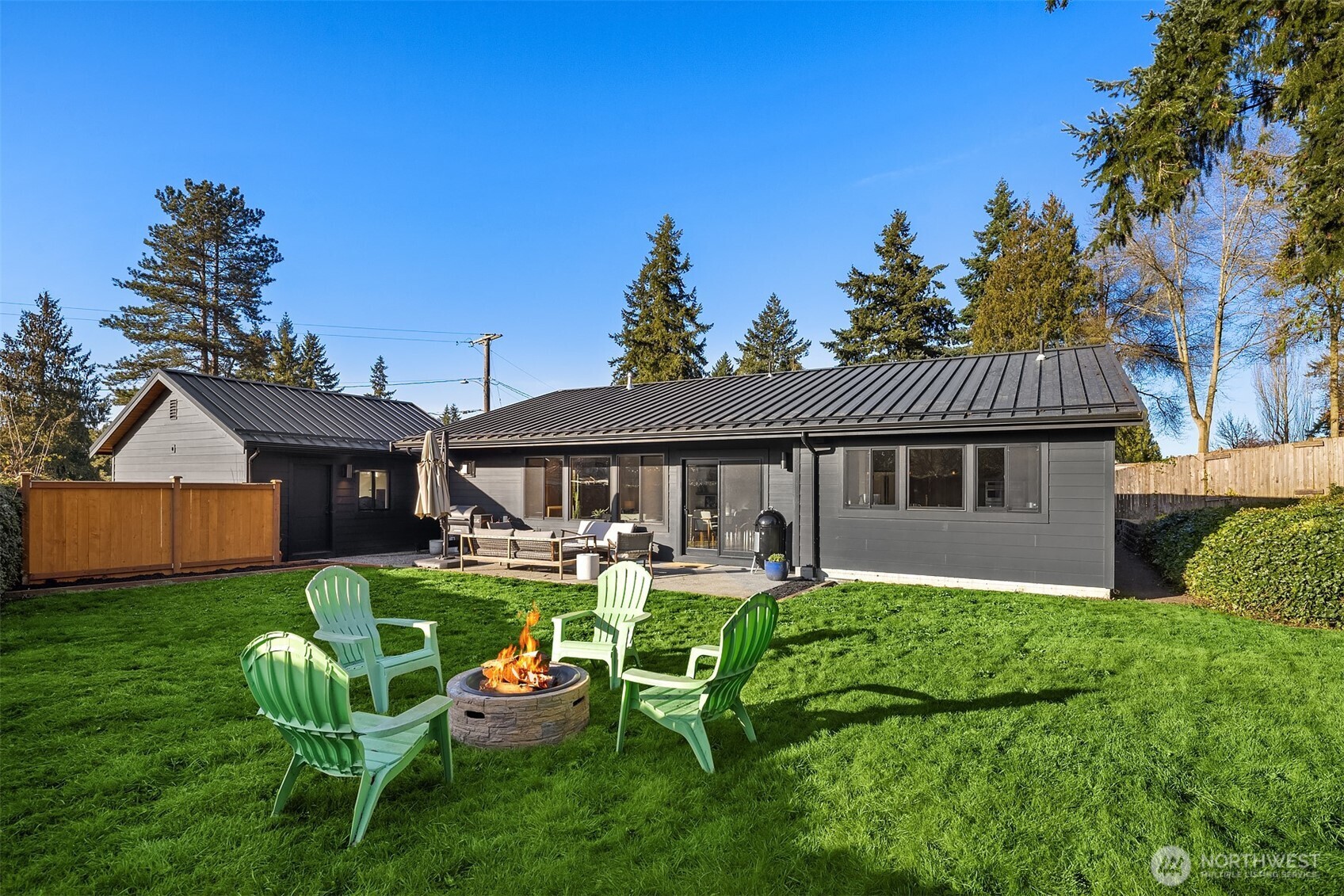 14625 Southeast 14th Street Bellevue, WA 98007 - Photo 3 of 33