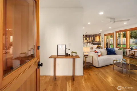 $1,500,800 | 14625 Southeast 14th Street, Bellevue, WA 98007