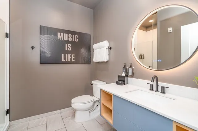 $844,900 | 50 Music Square West, Unit 517, Nashville, TN 37203