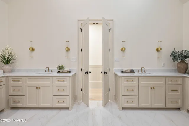 $949,000 | 103 Sabal Leaf Lane, Youngsville, LA 70592