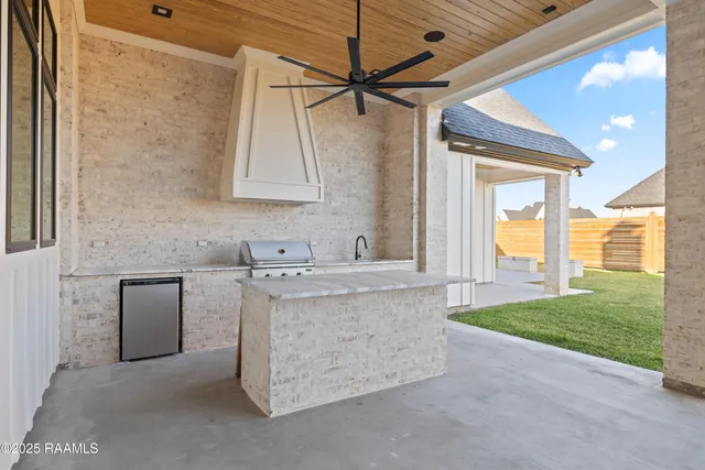 $949,000 | 103 Sabal Leaf Lane, Youngsville, LA 70592