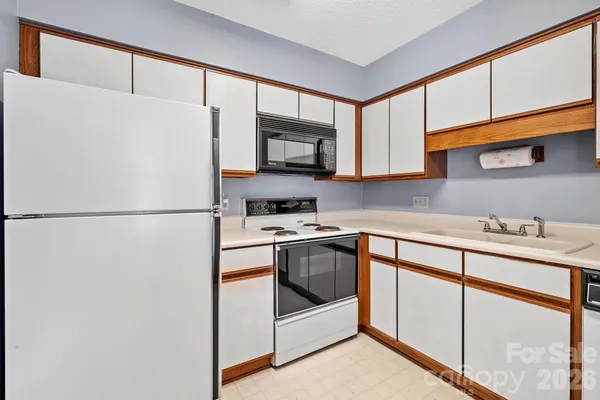 $227,000 | 2604 Vineyard Boulevard, Asheville, NC 28805