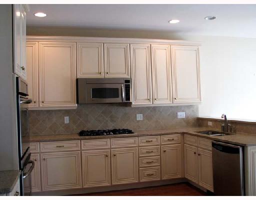 419 Albion Road, Unit 16 Lincoln, RI 02865 - Photo 4 of 8 Kitchen.